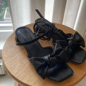 Short square heel ankle strap sandals sz 7